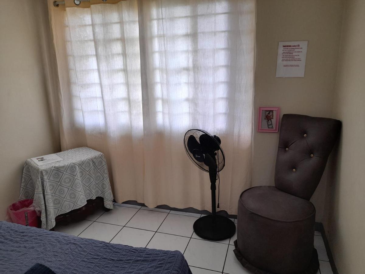 Camelia Rooms คิงส์ตัน ภายนอก รูปภาพ